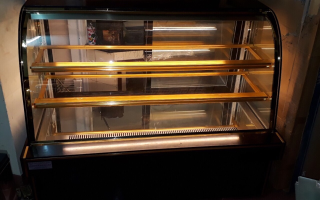 Cách chọn mua tủ bánh kem phù hợp