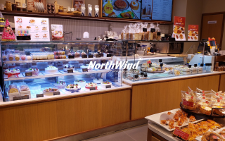 Bàn Giao Tủ Trưng Bày Cho Cửa Hàng Paris Baguette