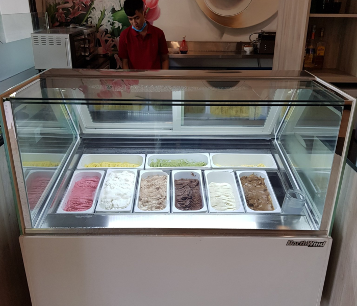 Tủ trưng bày kem tươi 