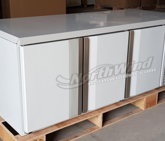 Bàn đông 1,8m công nghiệp 