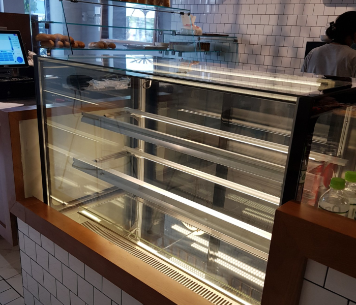 Tủ bánh kem ghép kính 90 độ 
