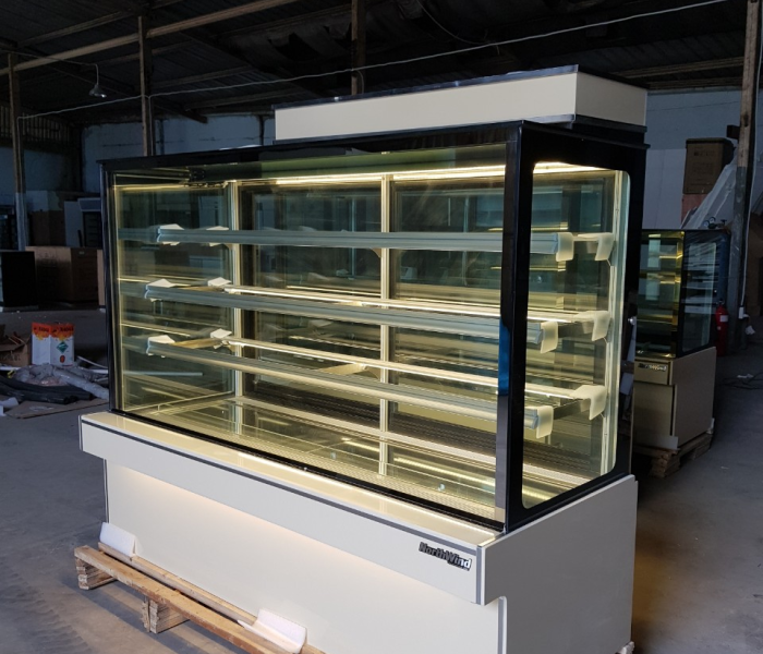 Tủ bánh kem 4 tầng 