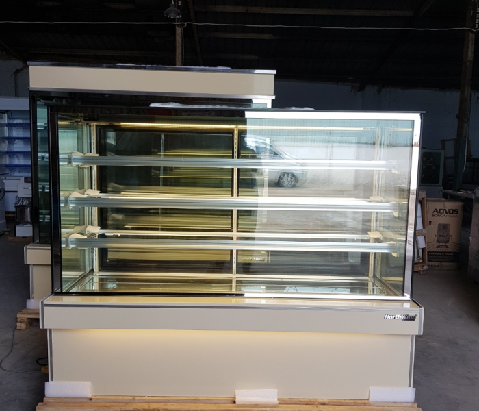 Tủ bánh kem 4 tầng 