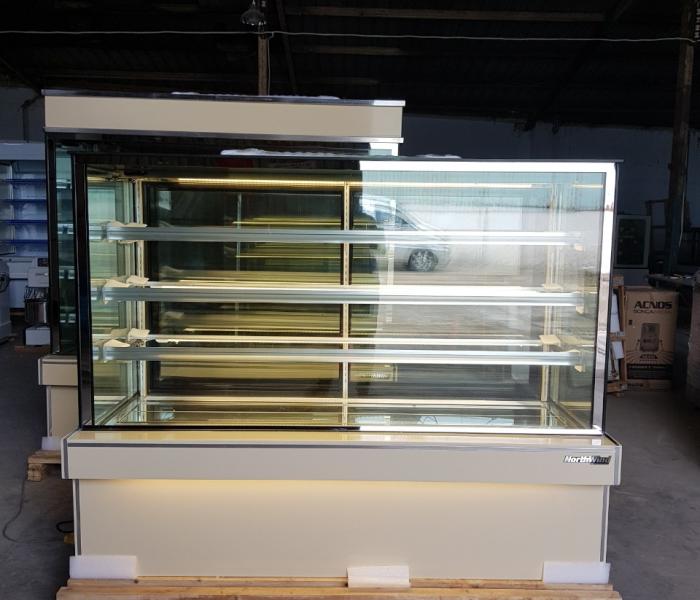 Tủ bánh kem 4 tầng 