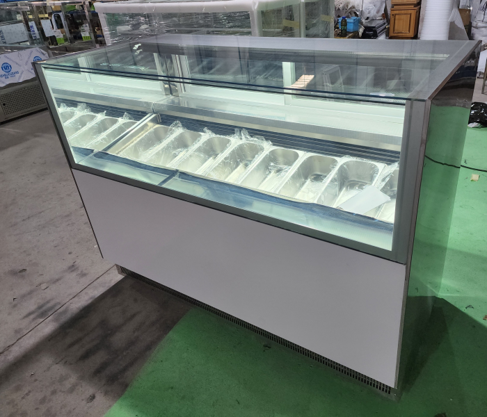 Tủ trưng bày kem tươi -22*C 