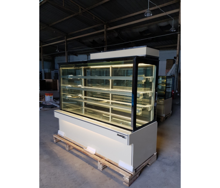 Tủ bánh kem 4 tầng 