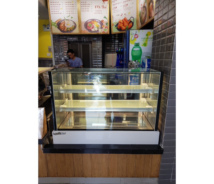 Tủ trưng bày bánh kem 