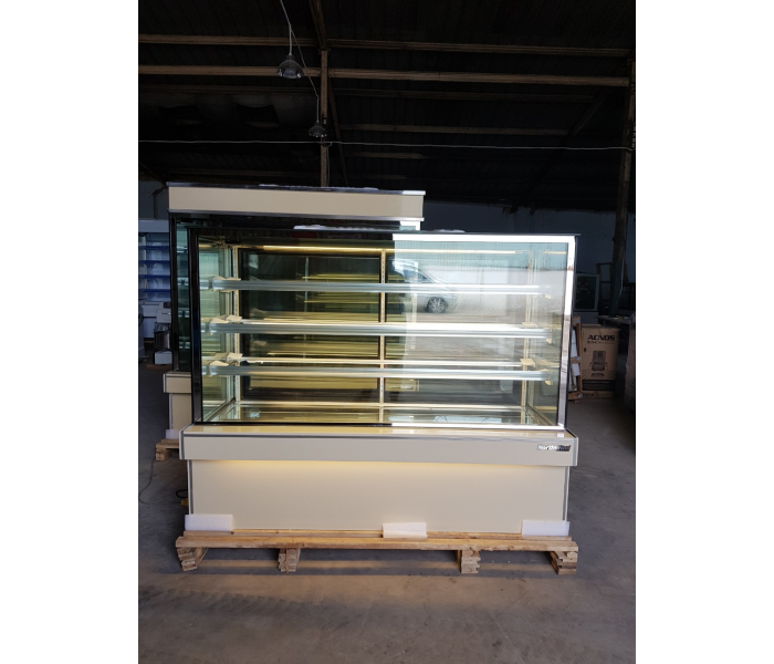 Tủ bánh kem 4 tầng 