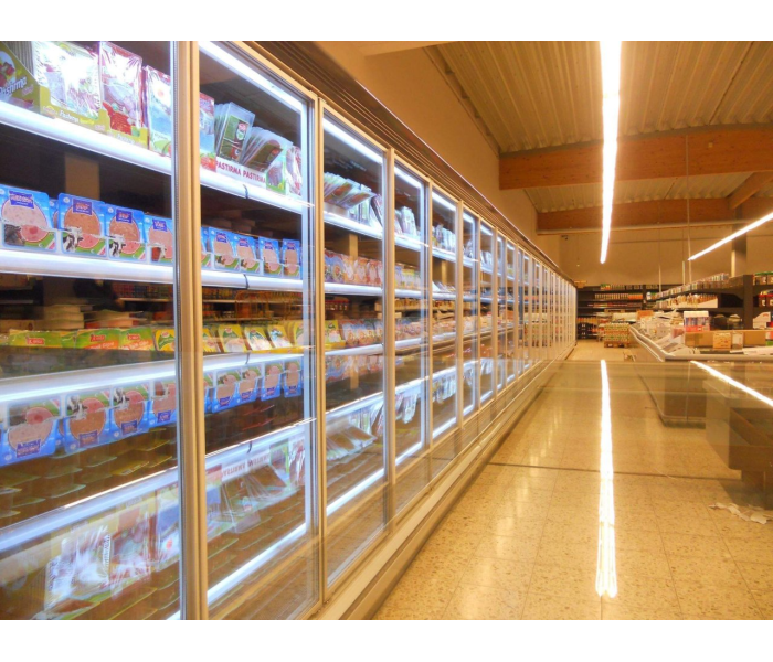 Lắp đặt tủ siêu thị có cửa tại quân 1 TP.HCM 