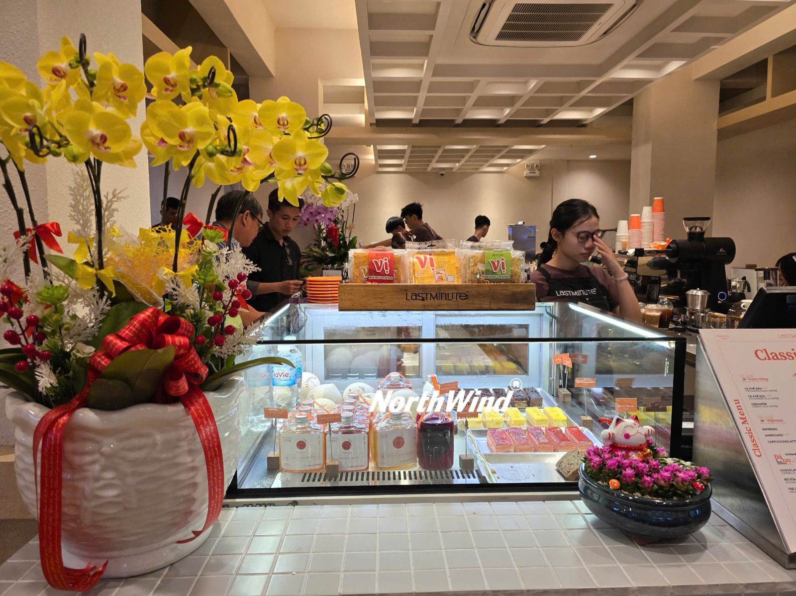 tủ trưng bày bánh